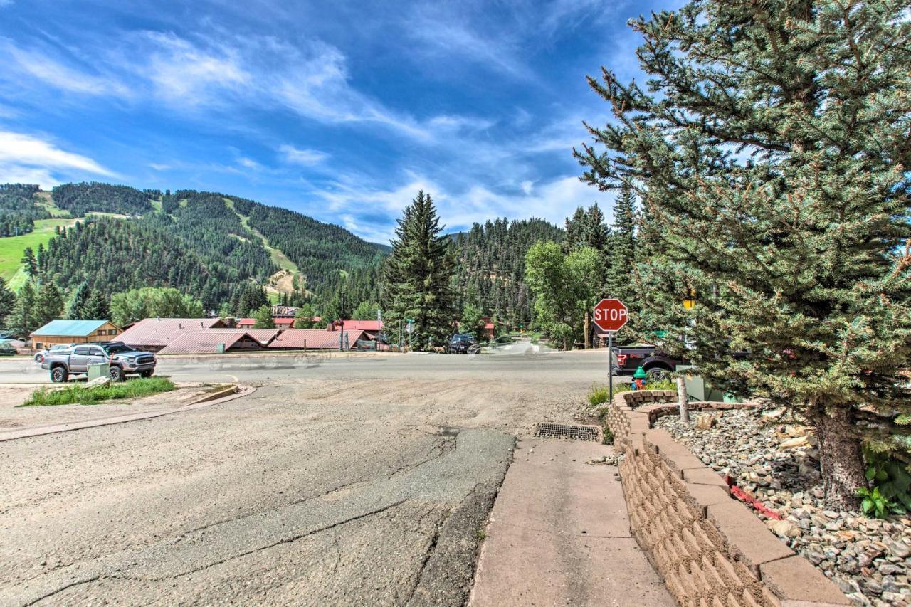 Main St Red River Ski Condo With Mountain View! المظهر الخارجي الصورة